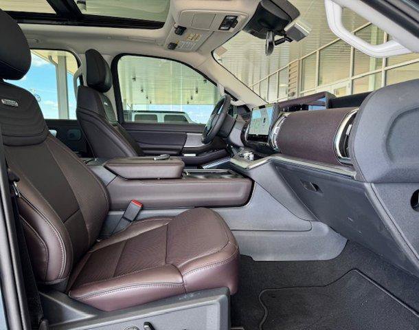 New 2025 Ford Expedition Max Platinum w/ Platinum Ultimate Package AWD/4WD image 8