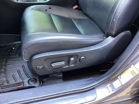 Used 2019 Toyota Highlander XLE image 29