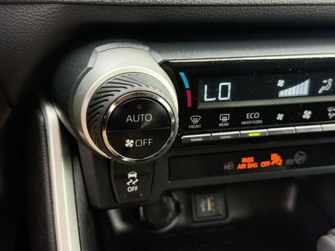 Used 2023 Toyota RAV4 LE AWD/4WD image 23