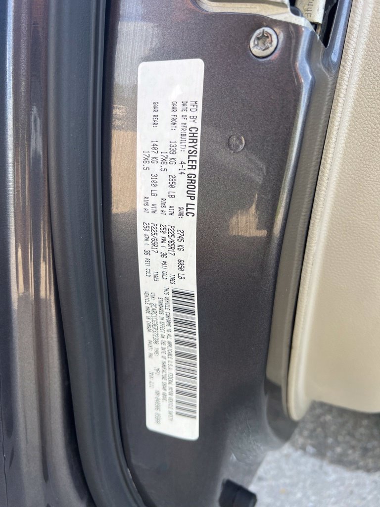 Used 2014 Chrysler Town & Country Touring-L FWD image 44