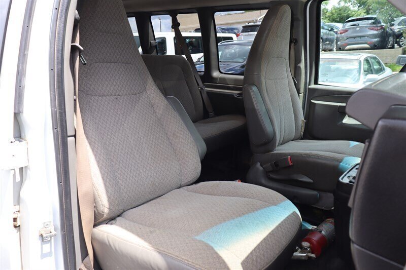 Used 2018 Chevrolet Express 3500 LT w/ LT Preferred Equipment Group RWD image 18
