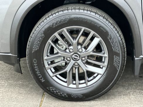 Used 2025 Nissan Rogue S image 23