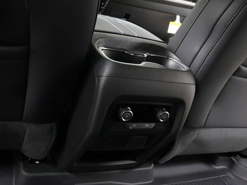 New 2026 Chevrolet Traverse LT w/ Sun and Wheel Package AWD/4WD image 26