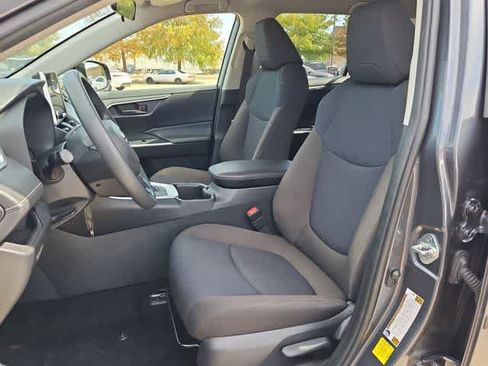 Used 2024 Toyota RAV4 LE AWD/4WD image 14