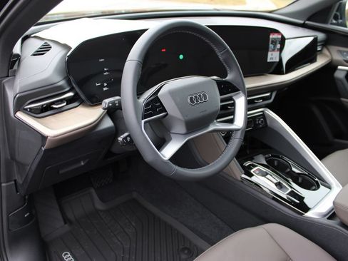 Used 2025 Audi Q5 Premium w/ Convenience Package AWD/4WD image 46