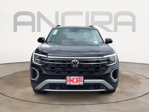 New 2026 Volkswagen Atlas Peak Edition AWD/4WD image 3