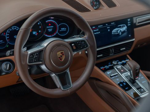 Certified 2023 Porsche Cayenne Platinum Edition AWD/4WD image 19