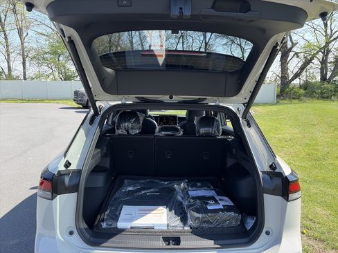 New 2026 Volkswagen Tiguan SE R-Line AWD/4WD image 21