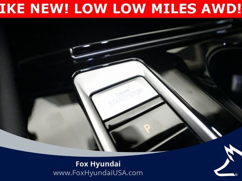 Used 2025 Volkswagen Atlas SE image 31