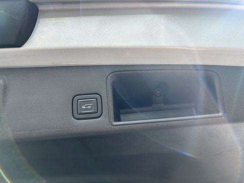Certified 2022 GMC Terrain SLE w/ Driver Convenience Package FWD image 28