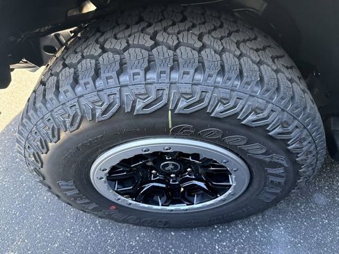 New 2025 Ford Bronco 2-Door w/ Sasquatch Package AWD/4WD image 18