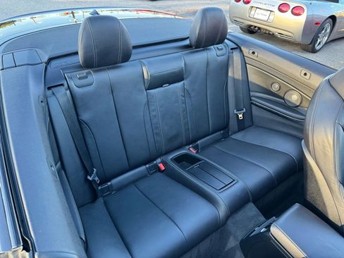 Used 2015 BMW M4 Convertible image 25