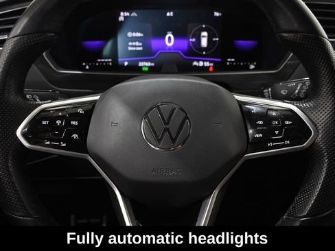 Used 2022 Volkswagen Tiguan SE R-Line AWD/4WD image 16
