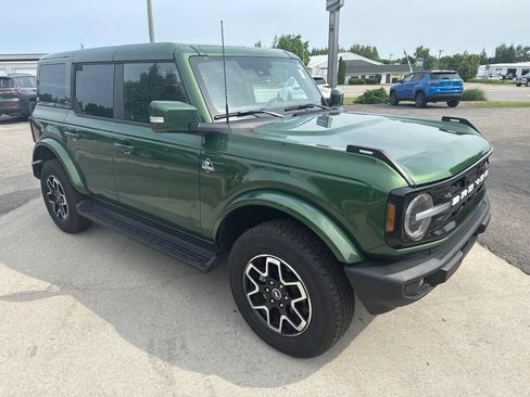 Used 2025 Ford Bronco Outer Banks AWD/4WD image 3