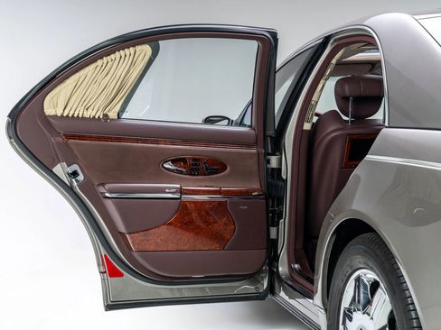 Used 2005 Maybach 57 RWD image 21