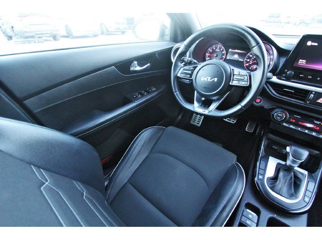 Used 2022 Kia Forte GT-Line w/ GT-Line Technology Package FWD image 9