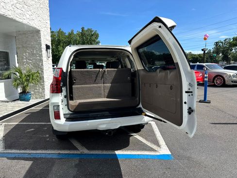 Used 2012 Lexus GX 460 w/ Comfort Plus Pkg image 21