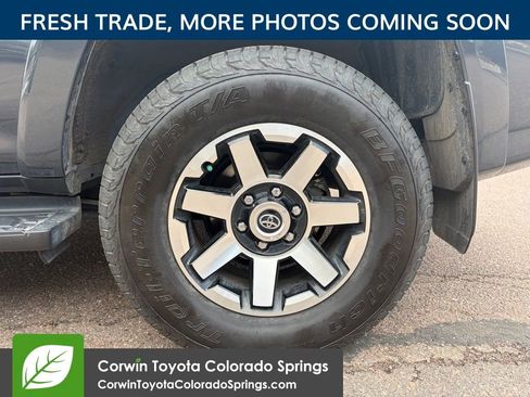 Used 2024 Toyota 4Runner TRD Off-Road Premium AWD/4WD image 6
