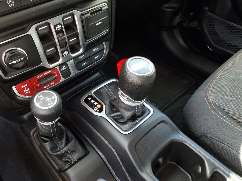 Used 2026 Jeep Gladiator Mojave AWD/4WD image 21