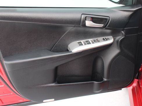 Used 2012 Toyota Camry SE image 10