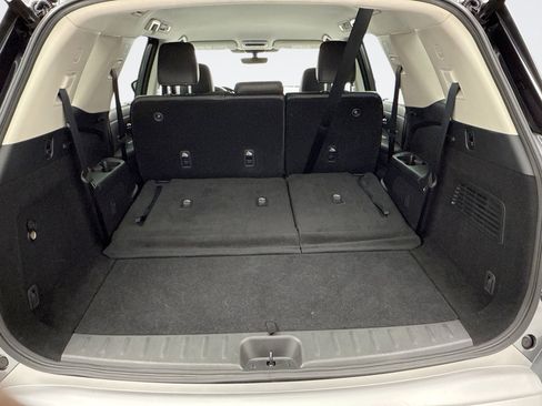 Used 2024 Nissan Pathfinder SL w/ Black Appearance Package image 22