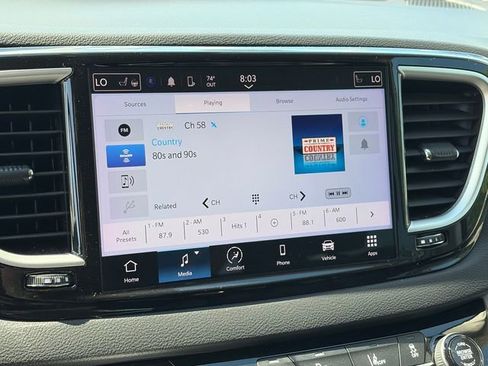 Used 2024 Chrysler Pacifica Touring-L image 19