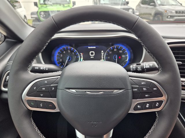 New 2027 Chrysler Pacifica Select FWD image 28