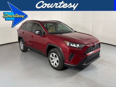 Used 2020 Toyota RAV4 LE FWD image 1