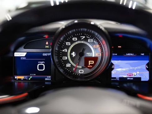 Used 2019 Ferrari 812 Superfast RWD image 21