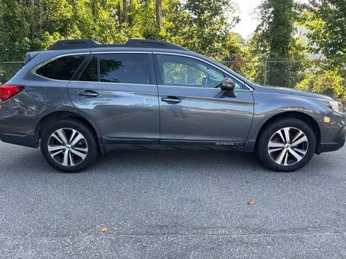 Used 2018 Subaru Outback 2.5i Limited AWD/4WD image 4