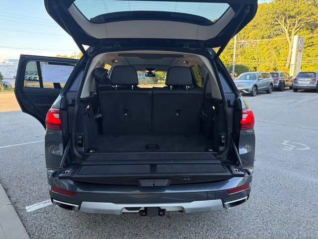 Used 2022 BMW X7 xDrive40i AWD/4WD image 17