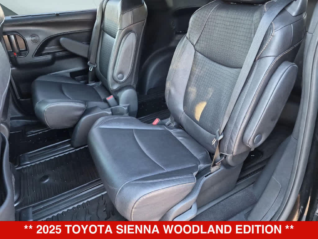 Used 2025 Toyota Sienna XLE Woodland Edition AWD/4WD image 20