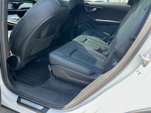 Used 2025 Audi Q7 2.0T Premium w/ Convenience Package image 21