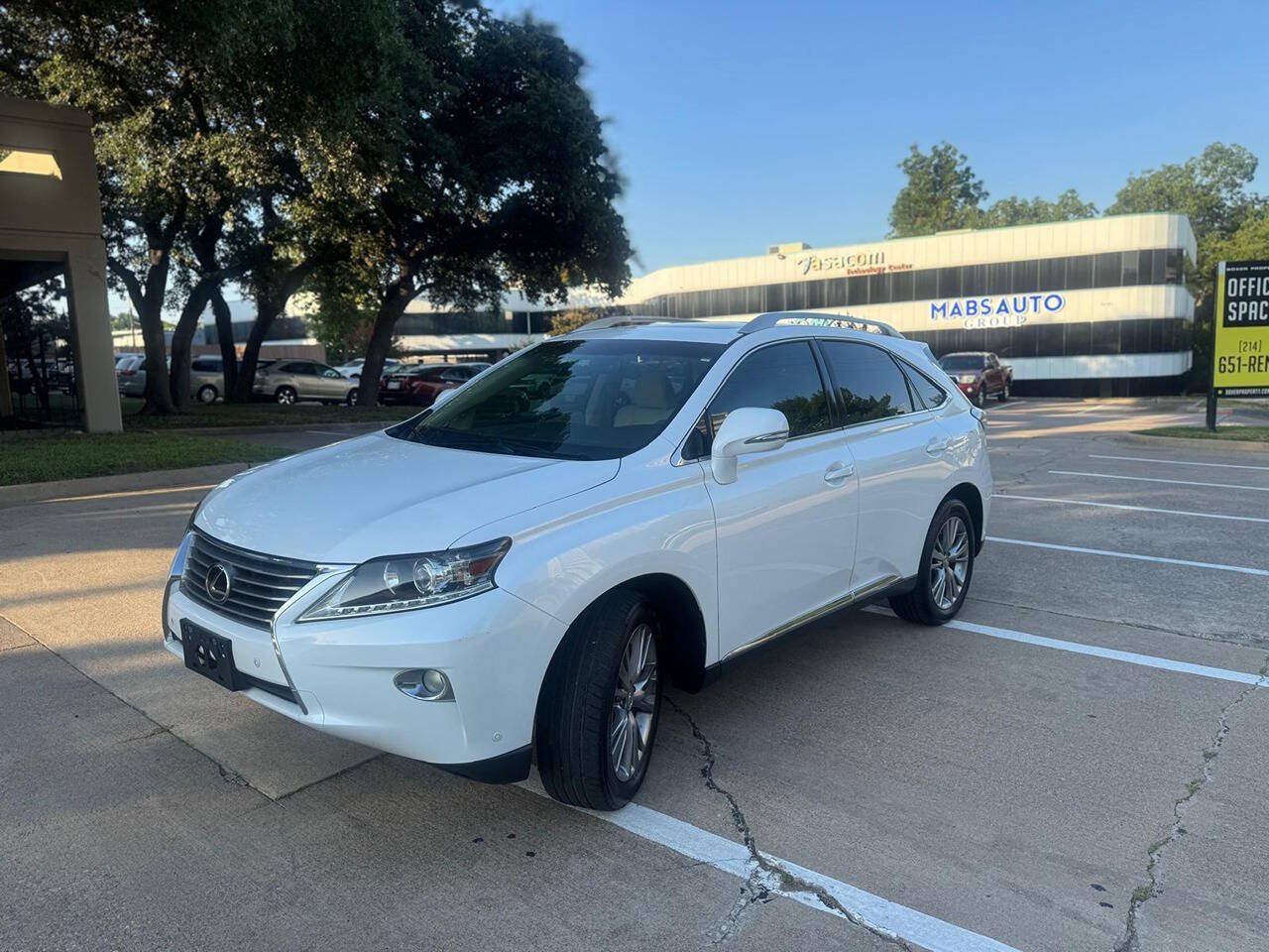 Used 2013 Lexus RX 350 FWD w/ Navigation Pkg image 2