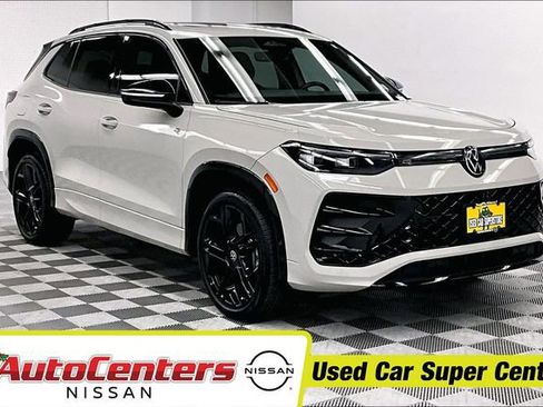 Used 2025 Volkswagen Tiguan SE R-Line AWD/4WD image 1
