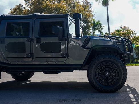 Used 2003 HUMMER H1 4-Door Open Top AWD/4WD image 11
