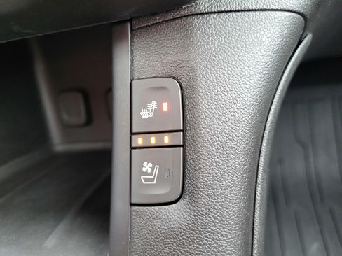 Used 2019 GMC Acadia Denali w/ LPO, Floor Liner Package image 18