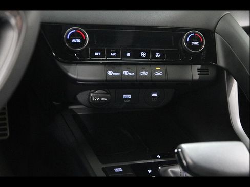 Certified 2025 Hyundai Elantra Sport FWD image 13