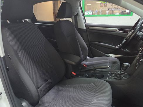 Used 2016 Volkswagen Passat 1.8T R-Line FWD image 26