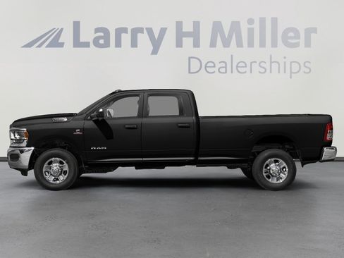 Used 2022 RAM 2500 Big Horn w/ Cold Weather Group image 3