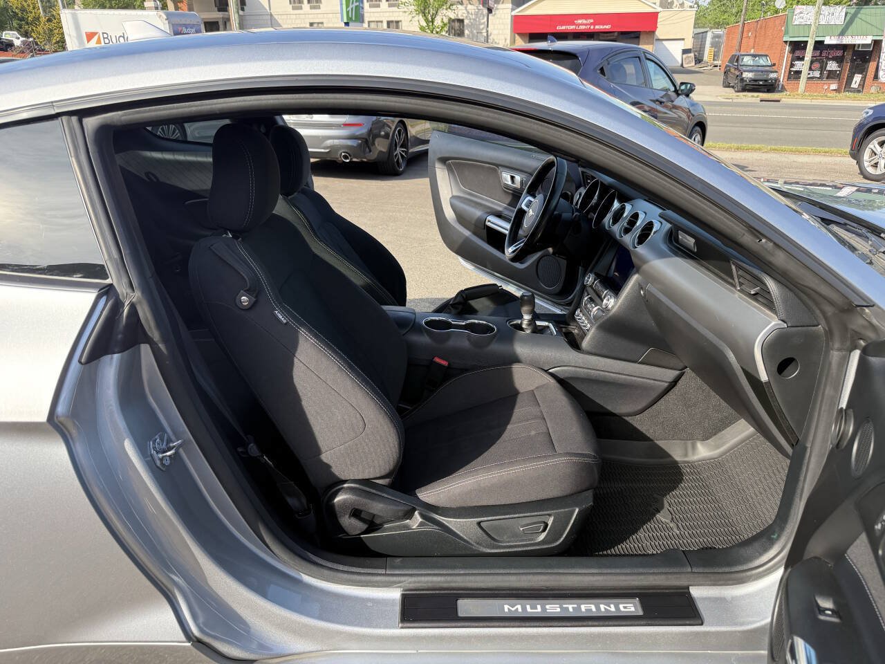 Used 2022 Ford Mustang GT w/ Equipment Group 301A RWD image 16