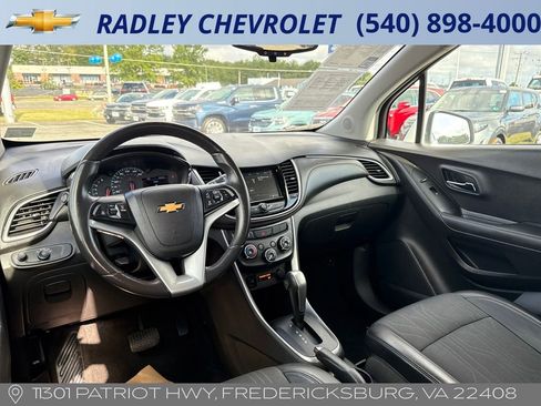 Used 2019 Chevrolet Trax LT w/ LT Convenience Package image 21