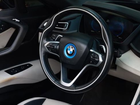 Used 2019 BMW i8 Roadster image 27