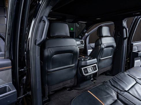 Used 2024 Ford F350 Platinum image 33