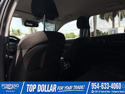 Used 2023 Kia Sorento LX FWD image 27
