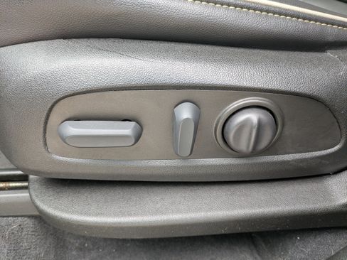 Used 2022 Chevrolet Traverse Premier image 21