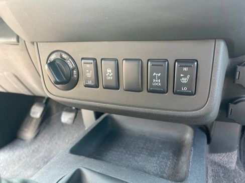 Used 2015 Nissan Xterra PRO-4X w/ Nevada Tow Package AWD/4WD image 13