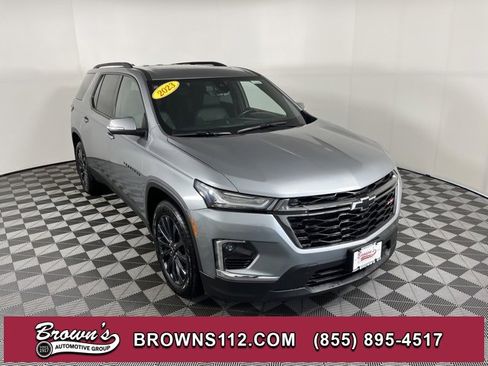 Used 2023 Chevrolet Traverse RS image 1