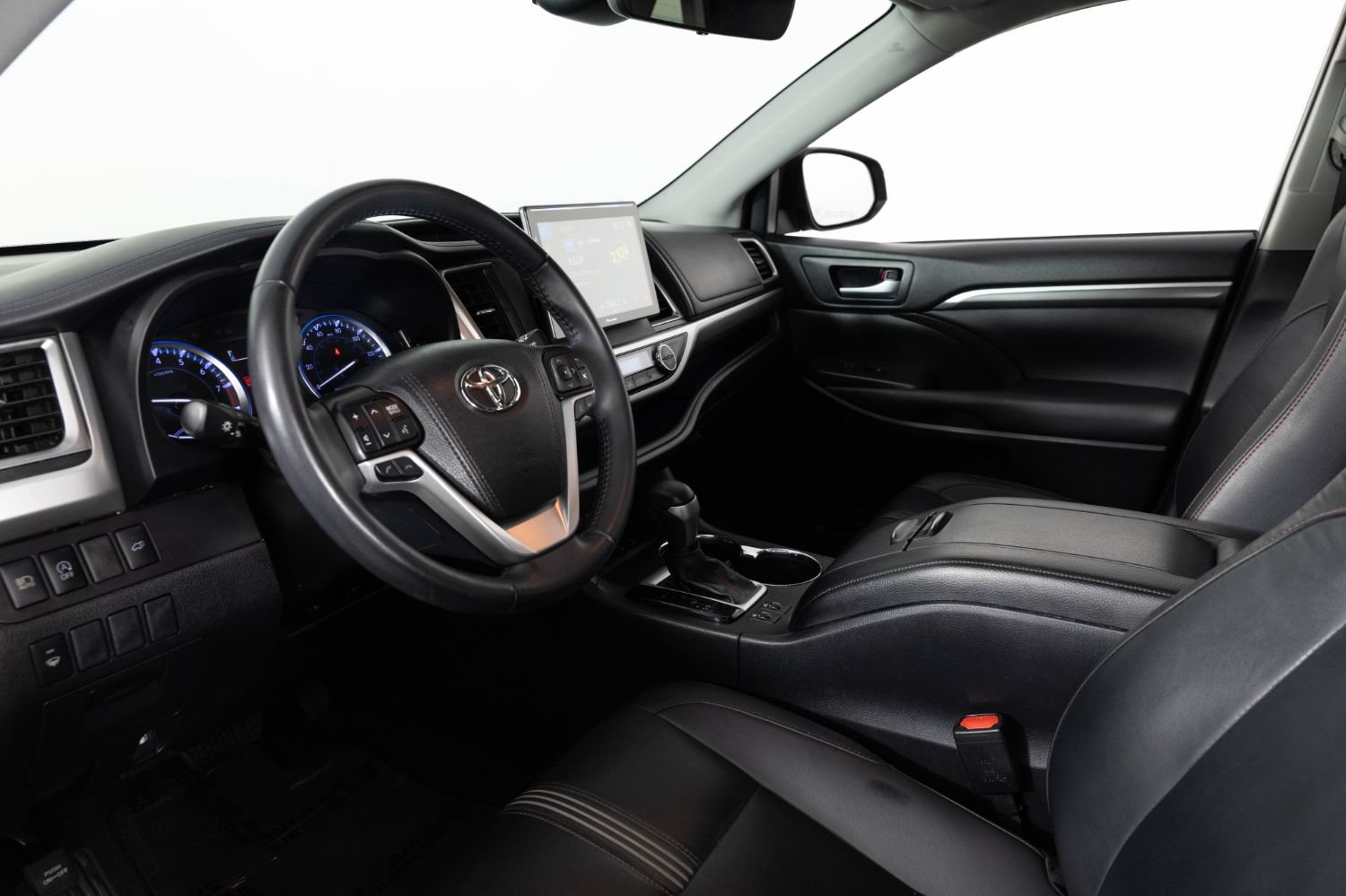Used 2019 Toyota Highlander SE AWD/4WD image 13