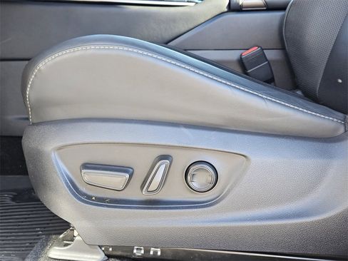 Used 2025 Toyota Crown Platinum image 20